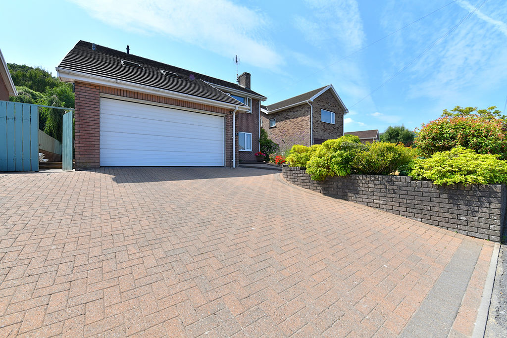 Double Garage and Driveway- click for photo gallery